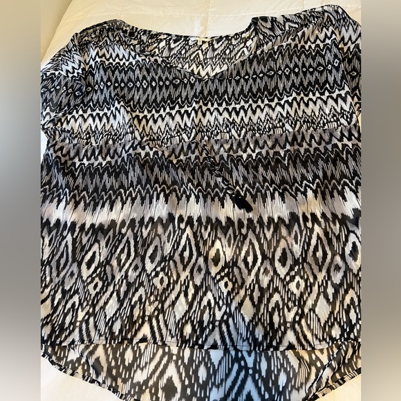 Hawaiian Tropics Black and White Women’s Sheer Plus Swim Cover Up - Picture 1 of 3
